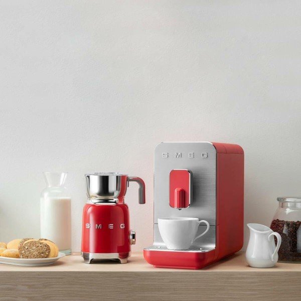Sarkans elektriskais piena putotājs Retro Style – SMEG-image-1