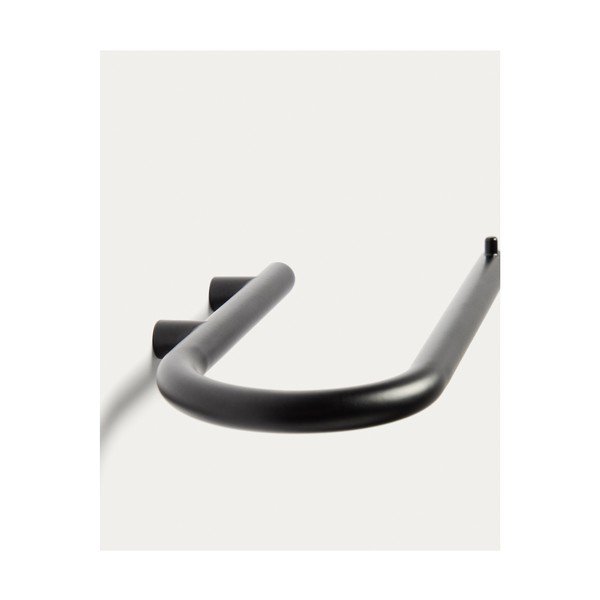 Melns nerūsējošā tērauda sienas tualetes papīra turētājs Arely – Kave Home-image-2