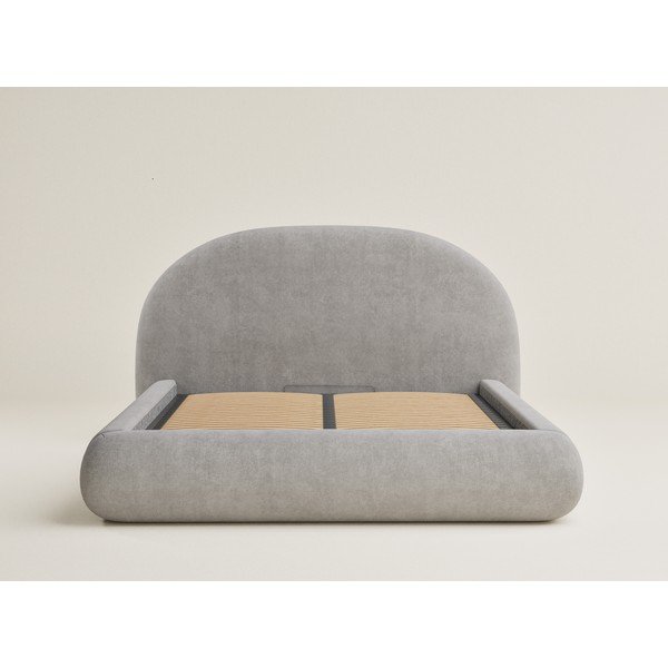 Pelēkbēša polsterēta divvietīga gulta ar veļas kasti un redelēm 140x200 cm Maumere – Maison de Rêve-image-2