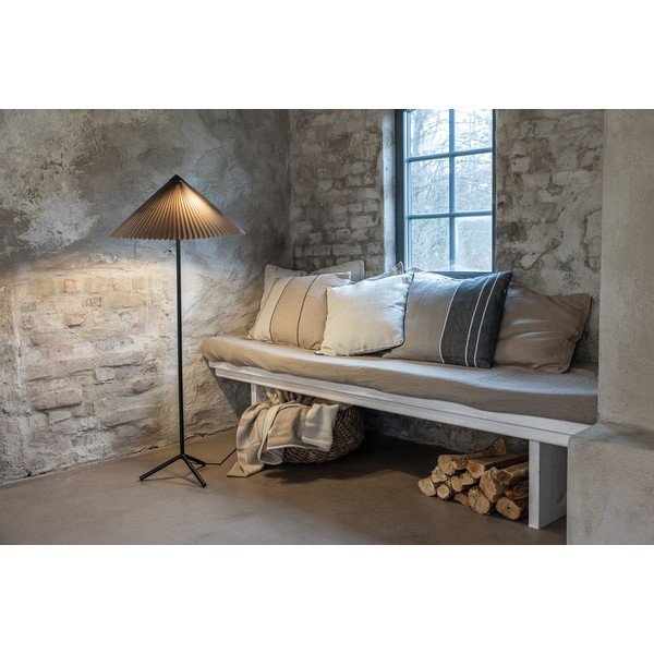 Melna/pelēka stāvlampa ar auduma abažūru (augstums 140 cm) Plisado – Markslöjd-image-2