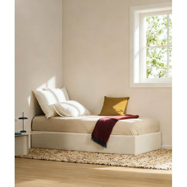 Krēmkrāsas polsterēta vienvietīga gulta no šenila ar veļas kasti/bez galvgaļa ar redelēm 90x200 cm Nelzi – Kave Home-image-1