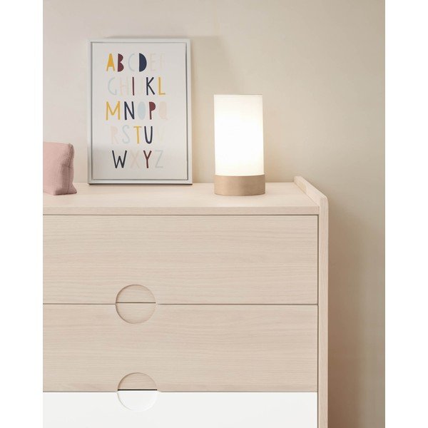 Balta/dabīga toņa dižskābarža masīvkoka galda lampa ar auduma abažūru (augstums 26 cm) Slat – Kave Home-image-1
