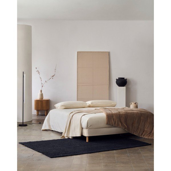 Bēša polsterēta divvietīga gulta 150x190 cm Ofelia – Kave Home-image-1