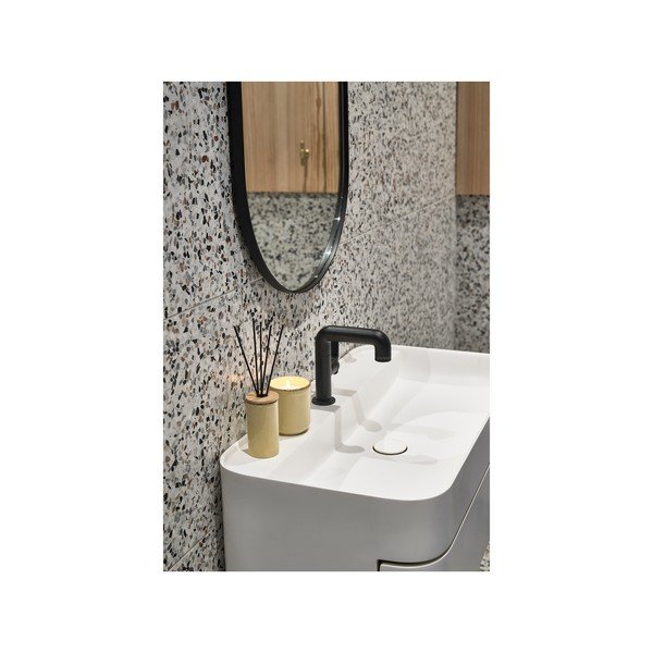 Aromātiskā svece degšanas laiks 30 h Iris Cucumber Blossom – Villa Collection-image-1