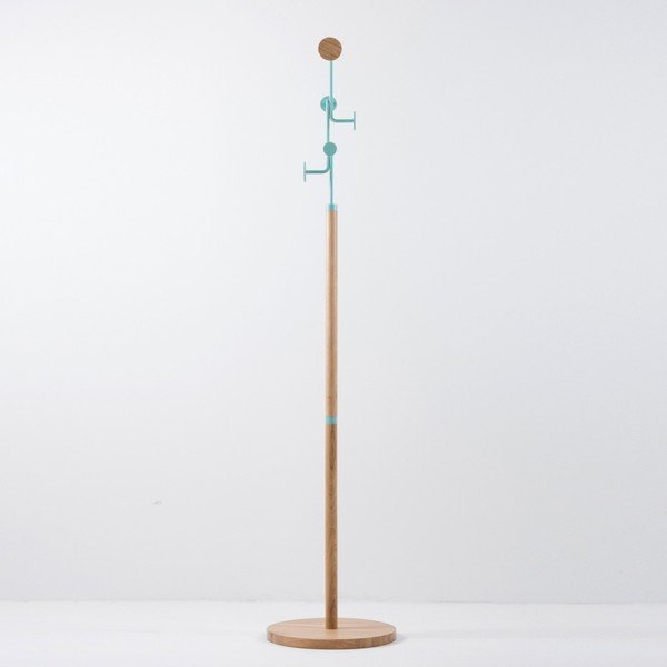 Ozola masīvkoka mēteļu pakaramais ar zilu detaļu Gazzda Hook-image-2