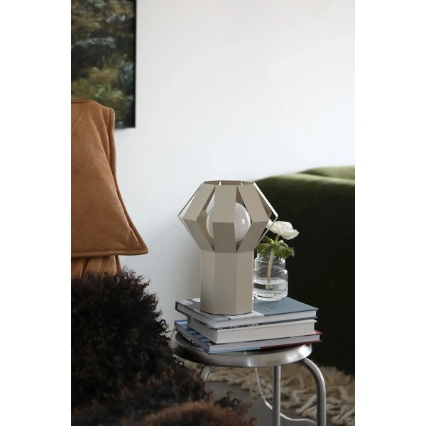 Bēša metāla galda lampa ar metāla abažūru (augstums 27 cm) Octa – Markslöjd-image-1