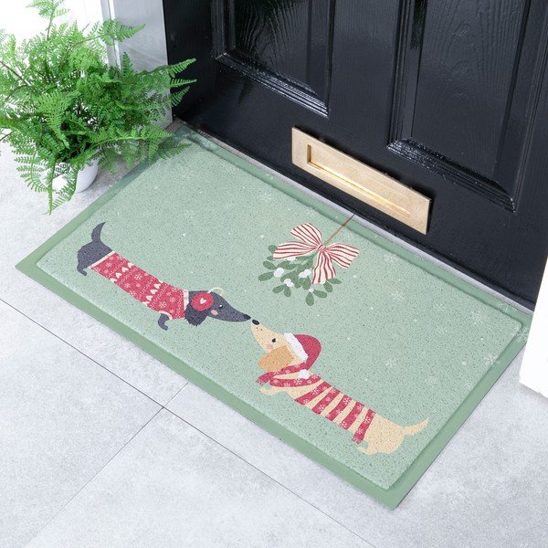 Pārstrādātas plastmasas kājslauķis ar Ziemassvētku motīvu 40x70 cm Christmas Sausage Dogs – Artsy Doormats-image-1