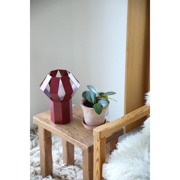 Sarkana metāla galda lampa ar metāla abažūru (augstums 27 cm) Octa – Markslöjd-image-2