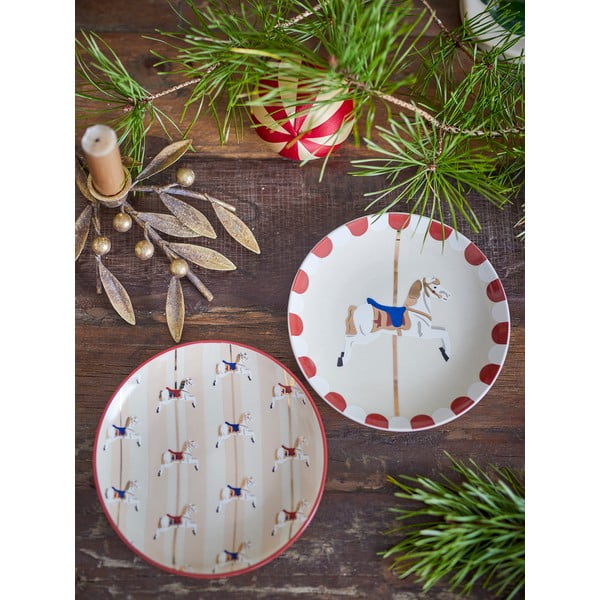 Krēmkrāsas deserta māla šķīvji ar Ziemassvētku motīvu (2 gab.) ø 16 cm Merry-go-round – Bloomingville-image-1
