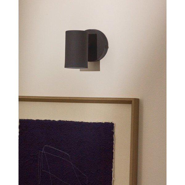 Melna metāla sienas lampa Manie – Kave Home-image-1