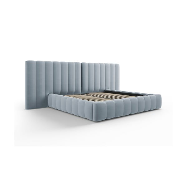 Gaiši zila polsterēta divvietīga gulta ar veļas kasti un režģi 180x200 cm Gina – Milo Casa