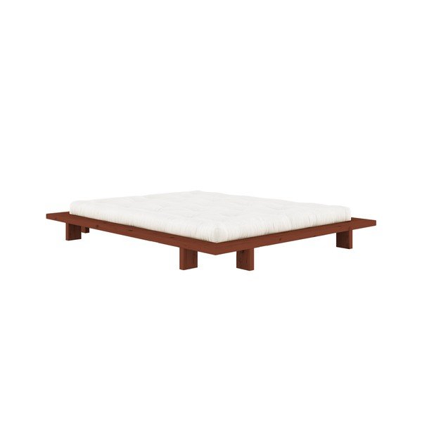 Terakotas oranža priedes masīvkoka divvietīga gulta bez galvgaļa un ar redelēm 140x200 cm Japan – Karup Design-image-3