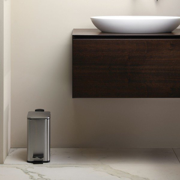 Matētas sudraba krāsas tērauda atkritumu tvertne ar pedāli 5 l   Erik – Spirella-image-2