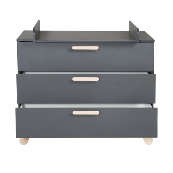 Antracīta pelēka zema bērnu kumode 117x103 cm Jara – Roba-image-4