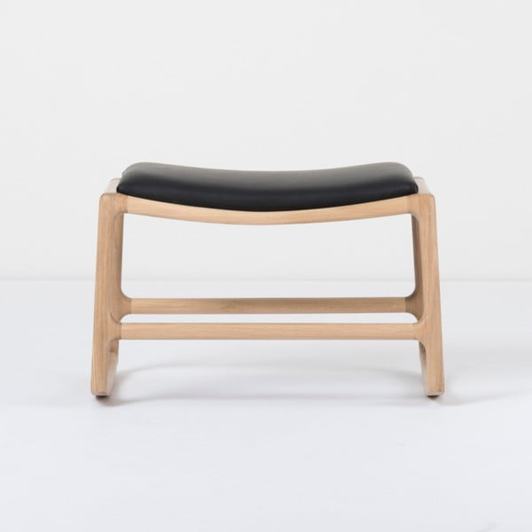 Kāju soliņš ar ozola masīvkoka konstrukciju un melnas bifeļu ādas detaļām Gazzda Dedo