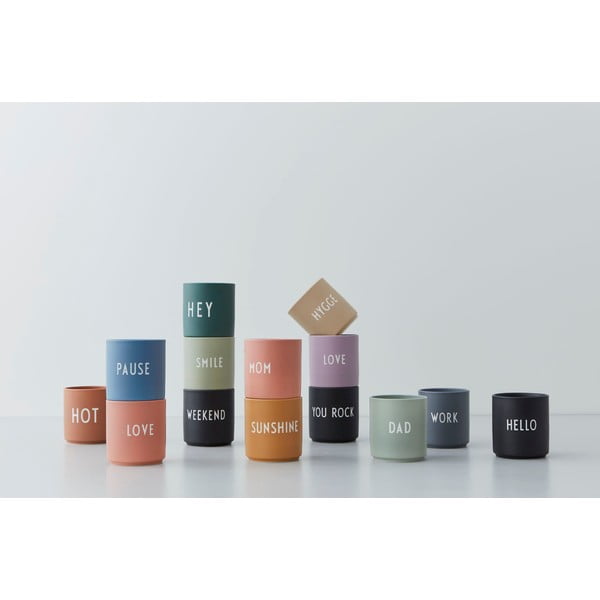 Melna porcelāna krūze 300 ml Weekend – Design Letters-image-4