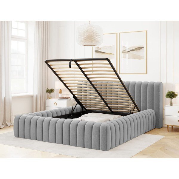 Gaiši pelēka polsterēta divvietīga gulta ar veļas kasti un ar redelēm 180x200 cm Carilla – ELTAP-image-1