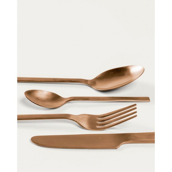 Vara krāsas nerūsējošā tērauda galda piederumi (16 gab.) Kelda – Kave Home-image-1