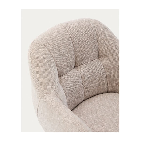 Bēšs polsterēts ēdamistabas krēsls ar roku balstiem Dorina – Kave Home-image-3