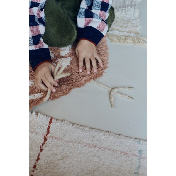 Brūns mazgājams/ar rokām darināts kokvilnas bērnu paklājs 110x100 cm Chicken – Lorena Canals-image-4