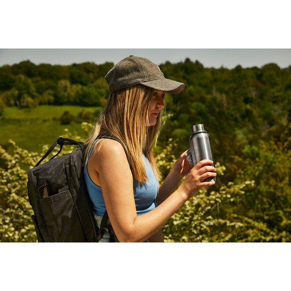 Sudraba krāsas nerūsējošā tērauda termopudele 500 ml – Black + Blum-image-2