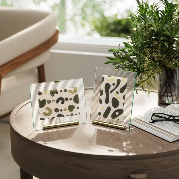 Zelta krāsas stikla stāvošs foto rāmis 16x20 cm Flute – Umbra-image-1