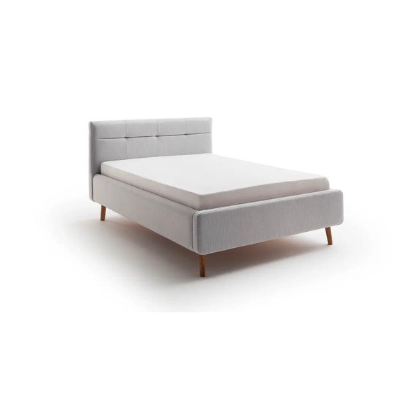 Gaiši pelēka polsterēta divvietīga gulta ar veļas kasti ar redelēm 140x200 cm Lotte – Meise Möbel