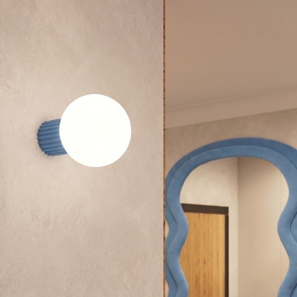 Gaiši zila sienas lampa no opāla stikla ø 12 cm Orbital – Sollux-image-2