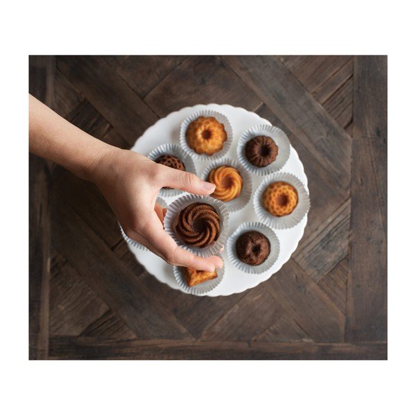 Mini kēksu veidne 12 mini kēksiņiem, zelta krāsā Nordic Ware Minimix, 280 ml-image-2