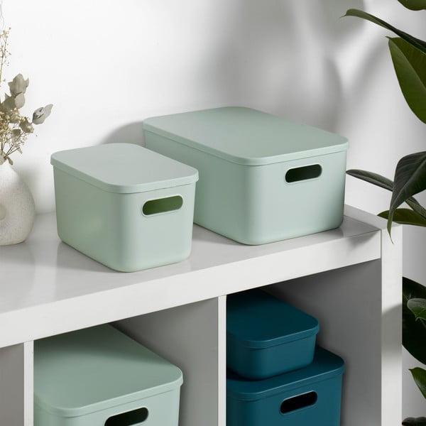 Gaiši zaļa plastmasas uzglabāšanas kaste ar vāku 35,5x25,5x16 cm – Homéa-image-1