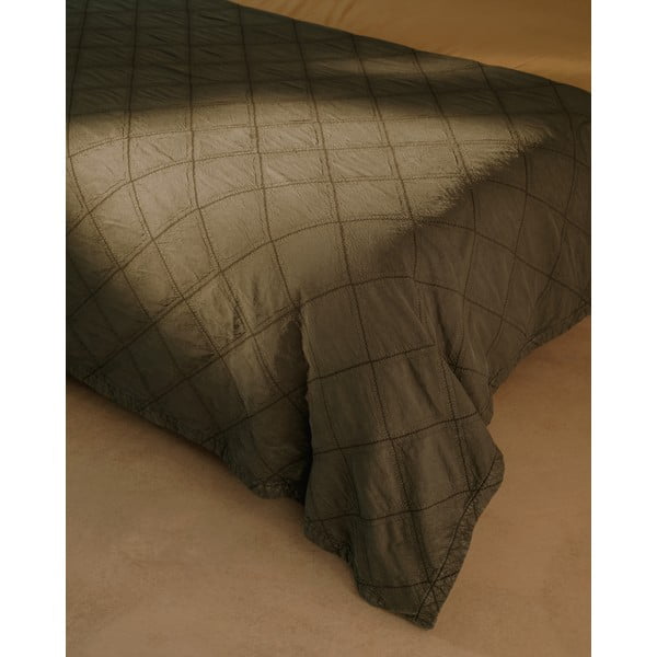 Zaļš kokvilnas stepēts gultas pārklājs 180x260 cm Serla – Kave Home-image-1
