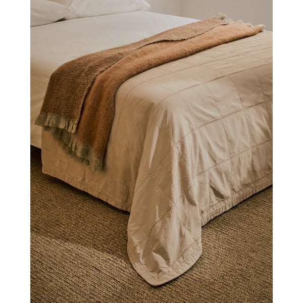 Gaiši brūns kokvilnas stepēts gultas pārklājs 180x260 cm Isor – Kave Home-image-2