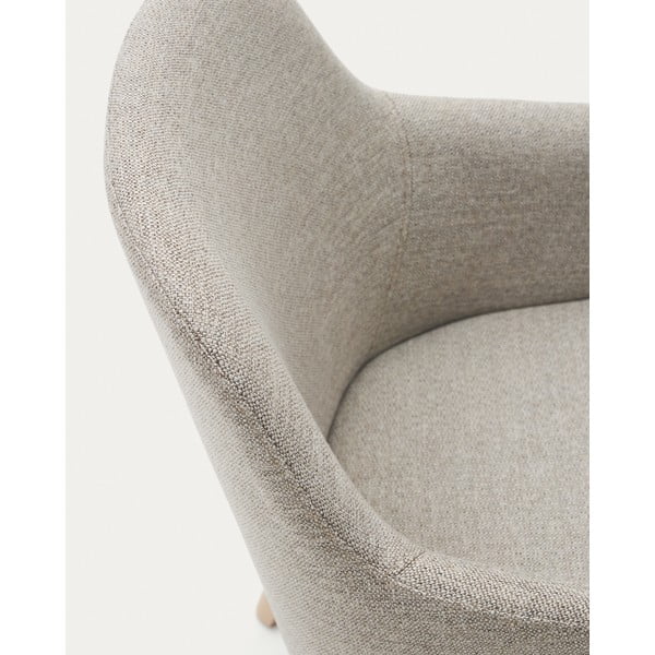 Bēšs polsterēts ēdamistabas krēsls ar roku balstiem Nelida – Kave Home-image-3