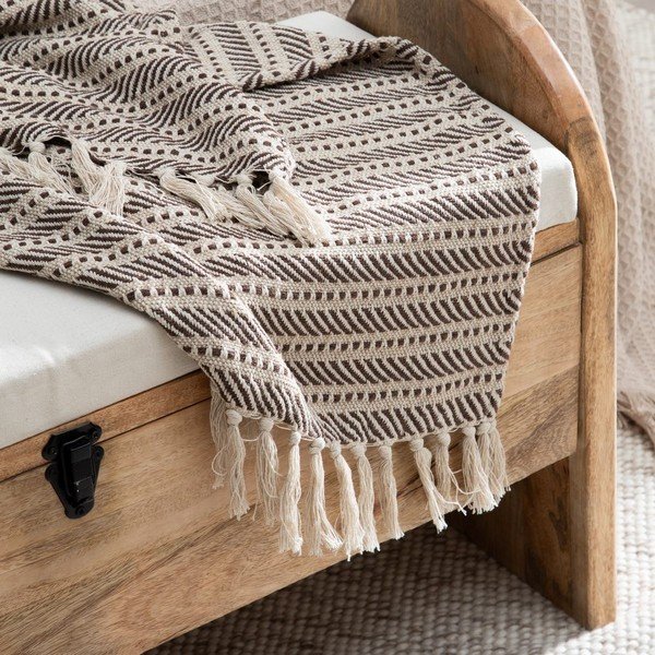 Brūns/bēšs pleds no pārstrādātu šķiedru maisījuma 125x150 cm – Ixia-image-1