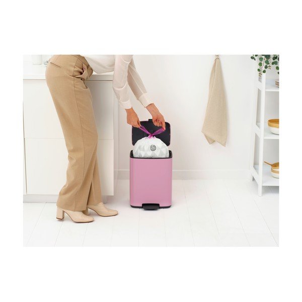 Rozā tērauda atkritumu tvertne ar pedāli 12 l Bo – Brabantia-image-3