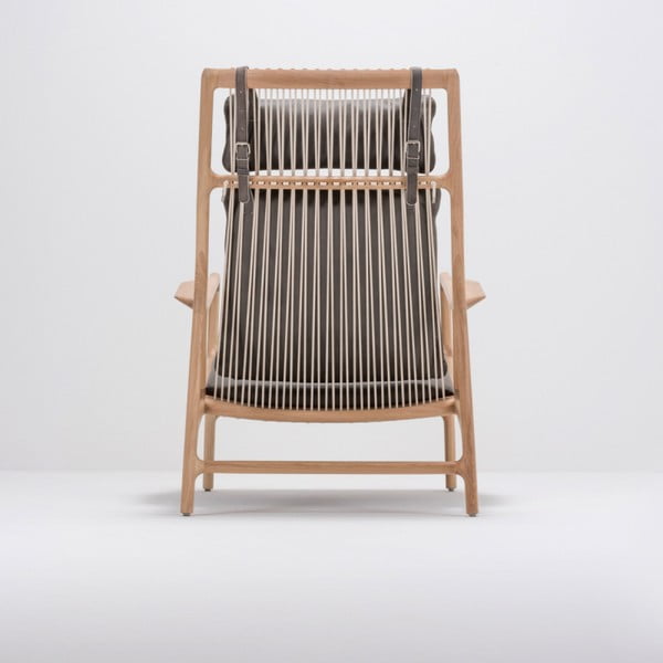 Krēsls ar masīvkoka konstrukciju un pelēkas bifeļu ādas sēdekli Gazzda Dedo-image-3