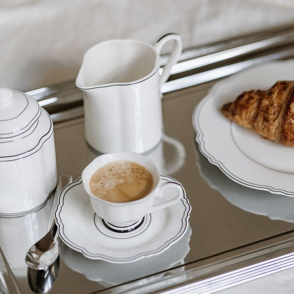 Cukurtrauka un piena krūzes komplekts no sintētiskā kaula porcelāna Odette – S|P Collection-image-1
