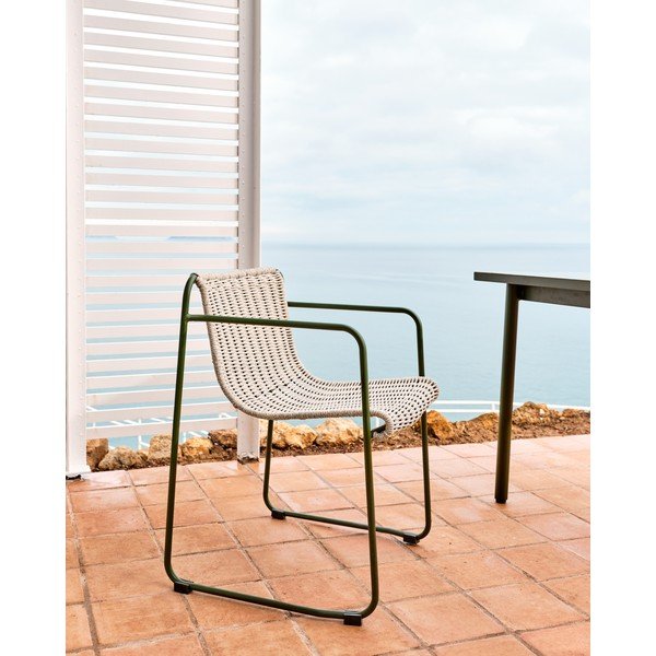 Dūmakaini zaļš metāla dārza krēsls Maurina – Kave Home-image-1