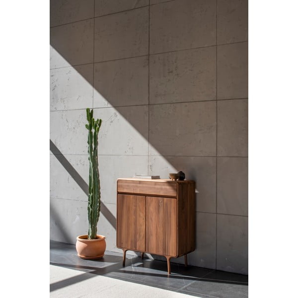 Brūna valrieksta masīvkoka kumode 90x110x45 cm Fawn – Gazzda-image-1