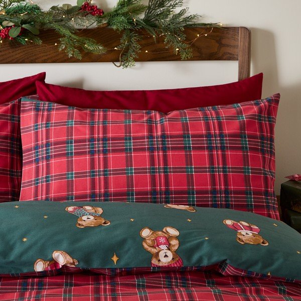 Sarkana/tumši zaļa vienguļamā bērnu gultas veļa 120x150 cm Christmas Tartan Teddy Bear – Catherine Lansfield-image-3