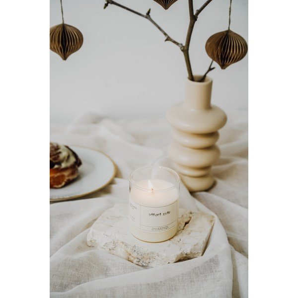 Aromātiskā sojas vaska svece degšanas laiks 40 h #73 Pumpkin Cream – Perfumed Prague-image-3