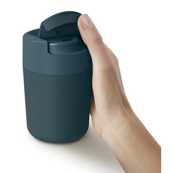 Tumši zila ceļojumu krūze 340 ml Sipp – Joseph Joseph-image-4