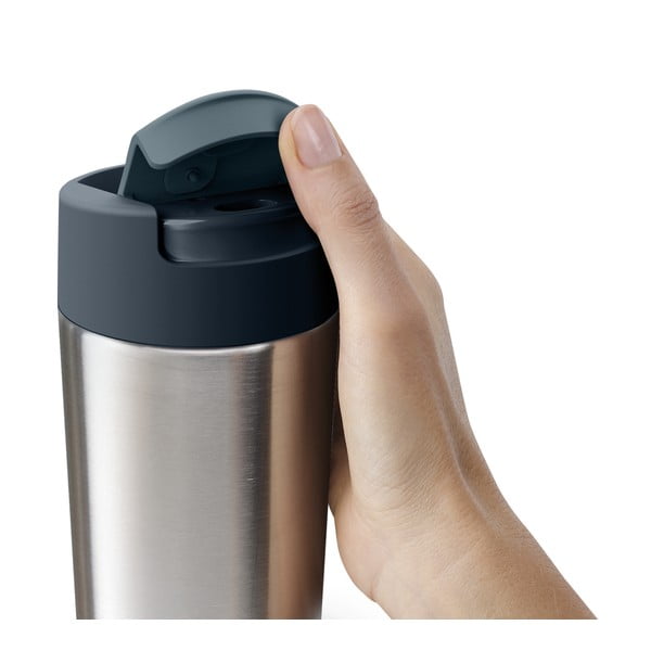 Tumši zila/spīdīgas sudraba krāsas ceļojumu krūze 450 ml Sipp – Joseph Joseph-image-2