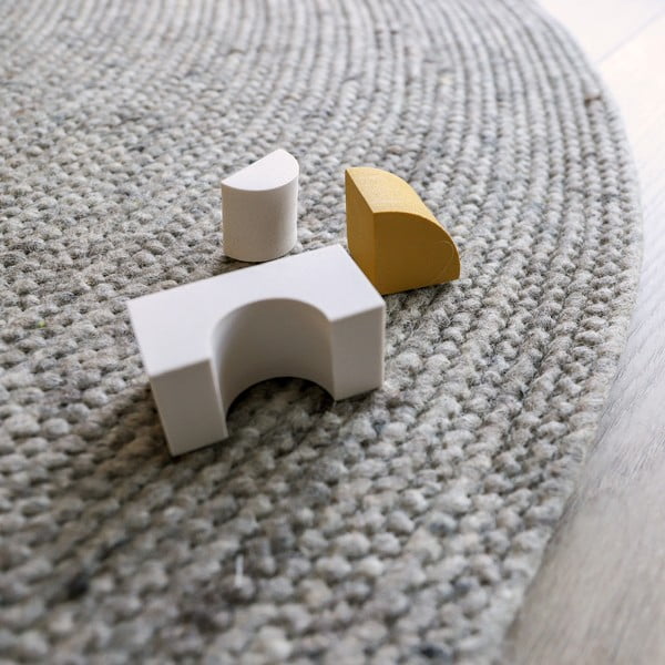 Pelēks ar rokām darināts paklājs no vilnas un kokvilnas Nattiot Neethu, ø 140 cm-image-3