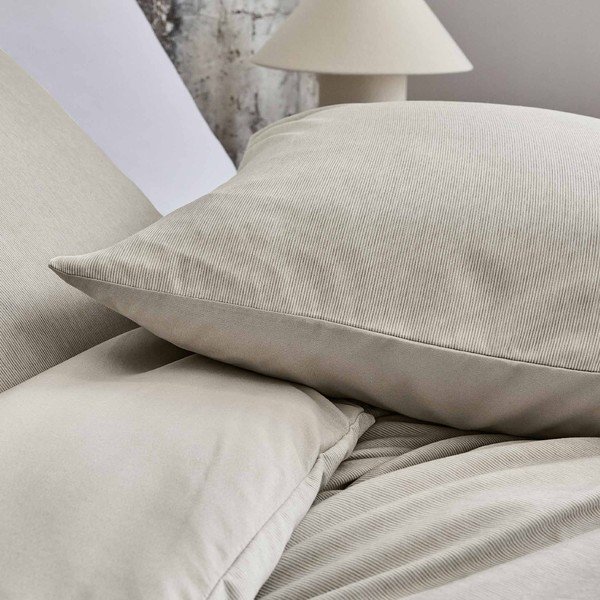 Bēša divguļamā mikrošķiedras gultas veļa 240x220 cm Azura – douceur d'intérieur-image-1