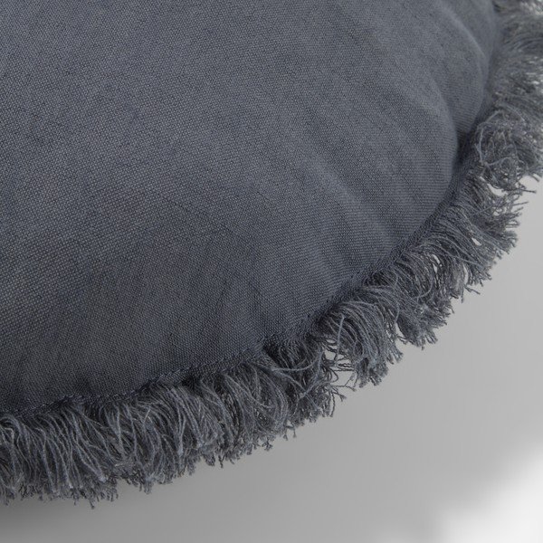 Tumši pelēka spilvendrāna Kave Home Clarice, ø 45 cm-image-1