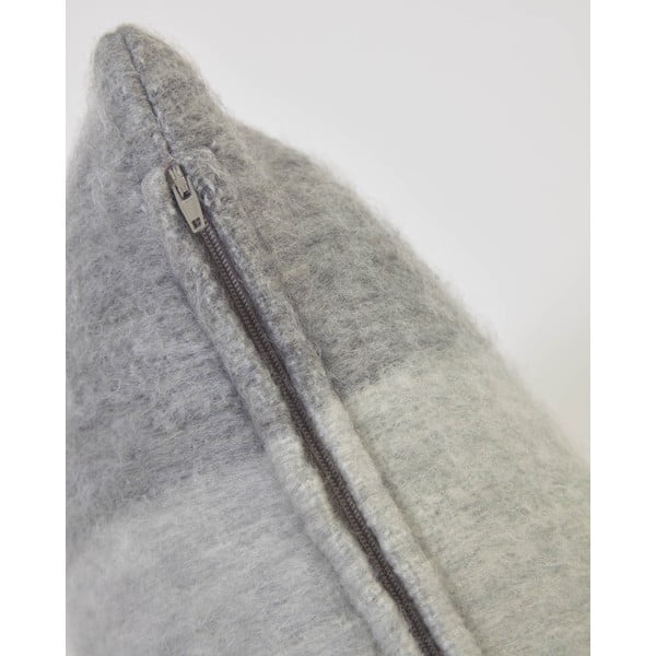 Spilvendrāna no vilnas maisījuma 45x45 cm Catarina – Kave Home-image-2