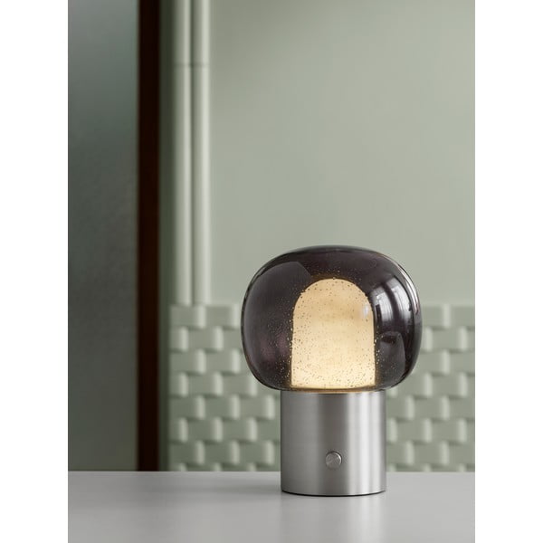 Sudraba krāsas alumīnija LED galda lampa ar stikla abažūru (augstums 32 cm) Iris – Blomus-image-1