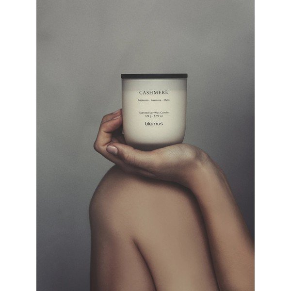 Aromātiskā sojas vaska svece degšanas laiks 35 h Tuoksu Cashmere – Blomus-image-3