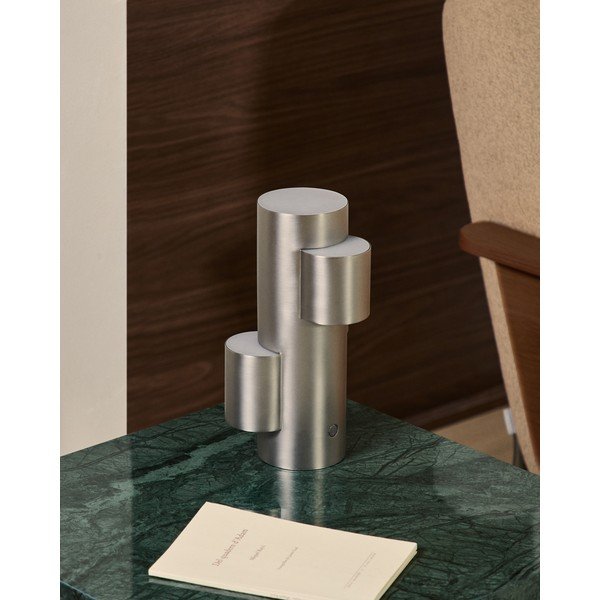 Sudraba krāsas metāla LED galda lampa ar regulējamu spilgtumu (augstums 26,5 cm) Adrina – Kave Home-image-3